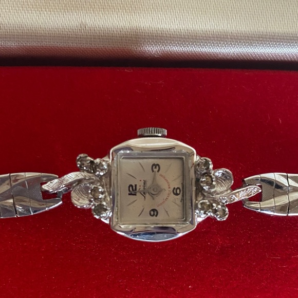 Vintage Silver-Tone Women's Small Bracelet Watch - Silver - Picture 3 of 7